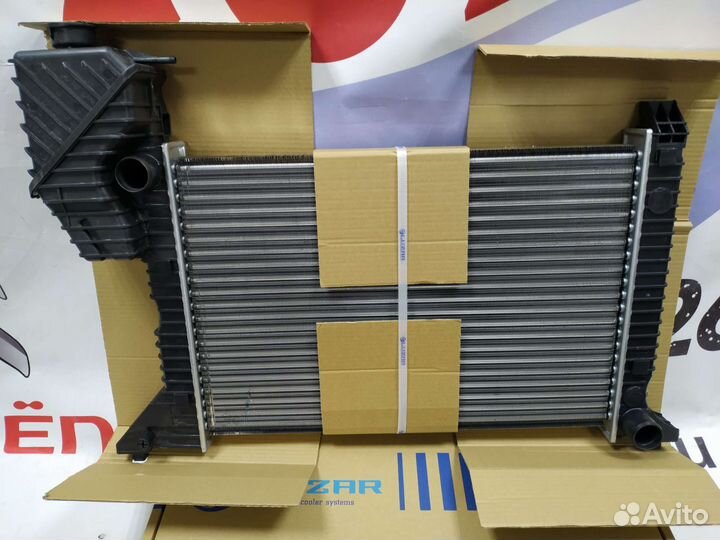 Радиатор охлаждения двигателя Luzar для Мерседес