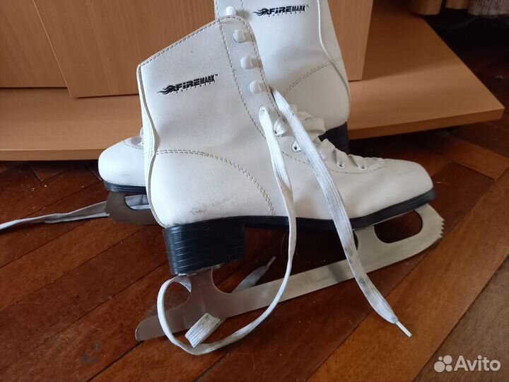 Коньки фигурные женские 38 размер