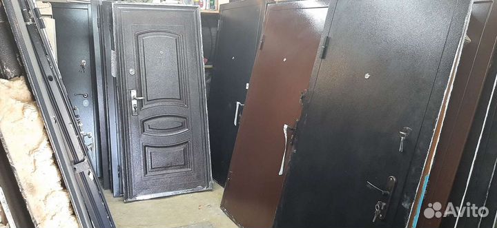 Входные металлические двери б/у