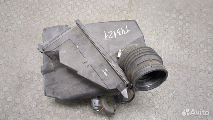 Корпус воздушного фильтра Audi A8 (D2)