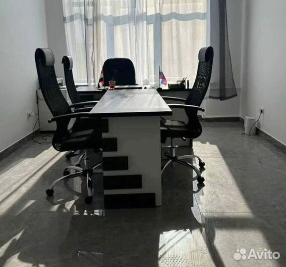 Стол с брифингом новый