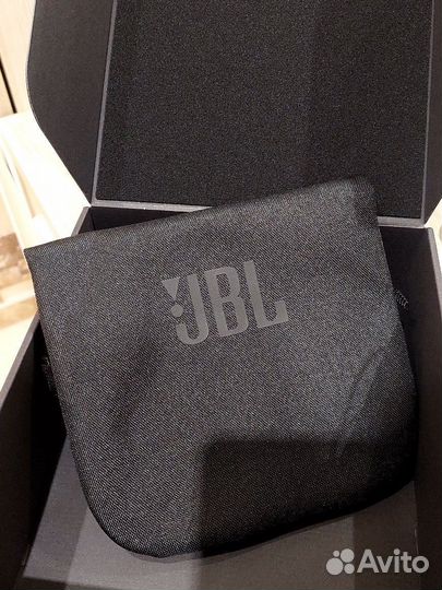 Беспроводные наушники JBL Live 660 NC