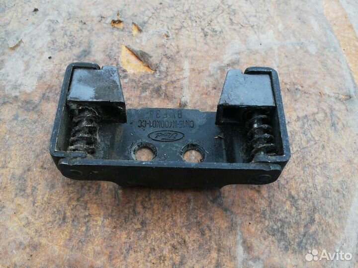 Отбойник двери багажника Форд Экоспорт