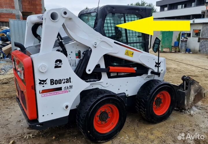 Стекло боковое верхнее не подвижное Bobcat T650