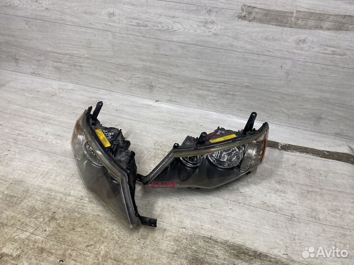 Фара Mitsubishi Outlander Xl