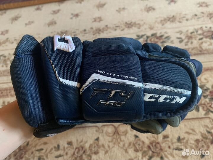 Краги хоккейные