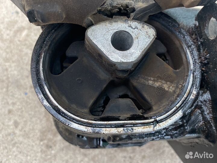 Подушка двигателя левая Geely Emgrand ec7