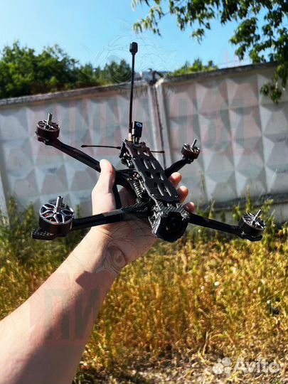 Квaдpокоптеp FPV Piranha 7 и 10 дюйм
