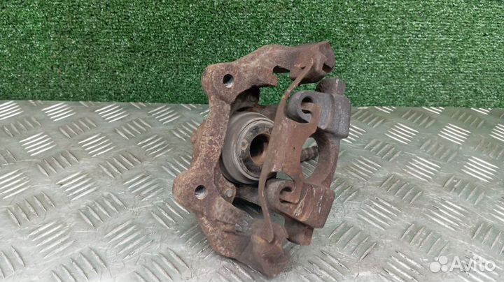 Суппорт Jeep Grand Cherokee Правый Задний