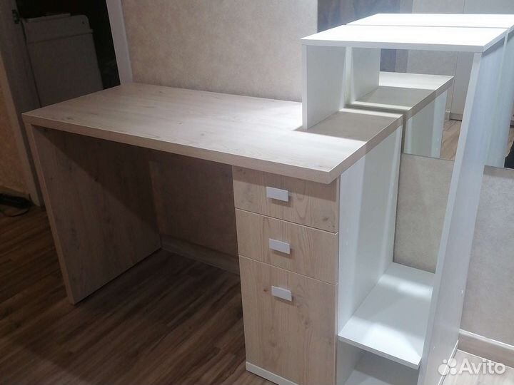 Новый компьютерный стол прямой