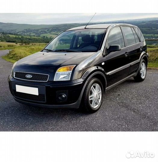 Молдинг лобового стекла Ford Fusion