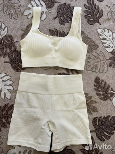 Костюм для фитнеса