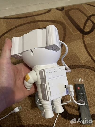 Игрушка робот космонавт