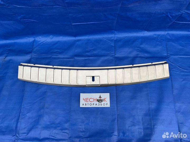 Накладка хром замка багажника Porsche до 2010г