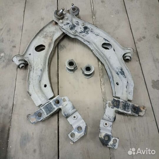 Рычаги в сборе с сайлентблоками на Fiat Doblo