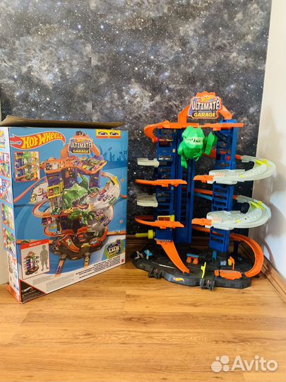 Гоночный трек Hot wheels Ultimate garage