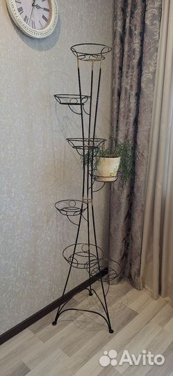 Подставка для цветов напольная металлическая