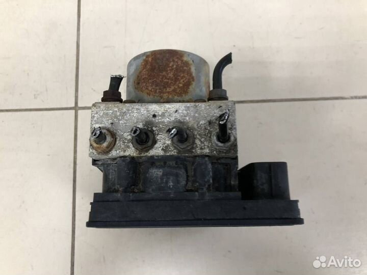 Блок управления тормозами/насос ABS Skoda Rapid