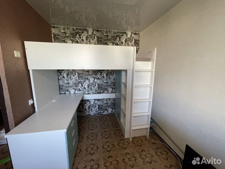 Детская кровать-чердак IKEA с письменным столом