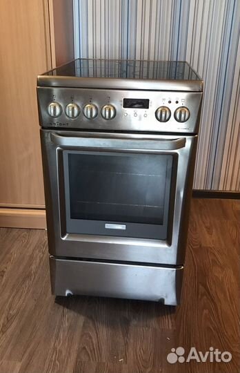 Плита Electrolux стеклокерамическая с духовкой