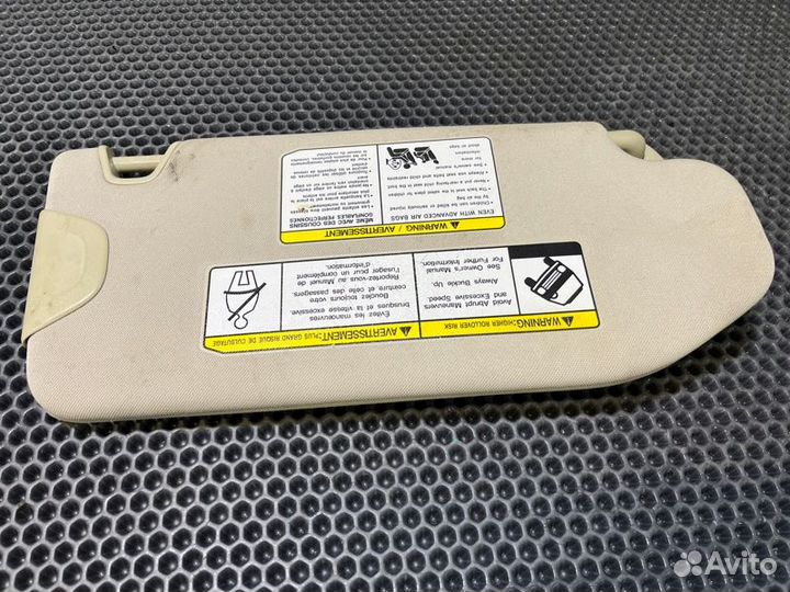 Козырек солнцезащитный лев. Infiniti QX70