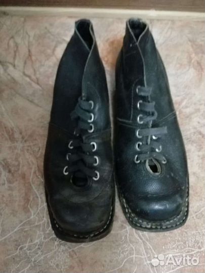 Ботинки лыжные