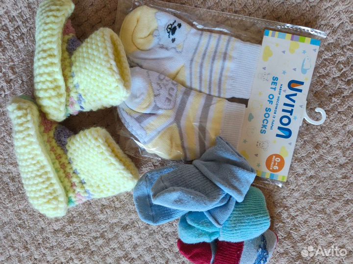 Шапки и носки для малыша бронь