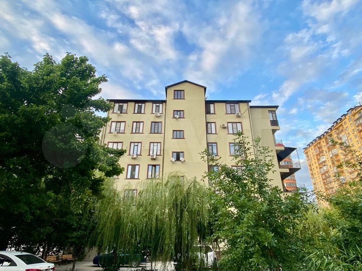 2-к. квартира, 80 м², 2/6 эт.