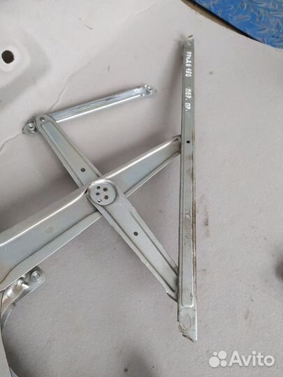 Стеклоподъемник электр. передний Toyota Land Cruis