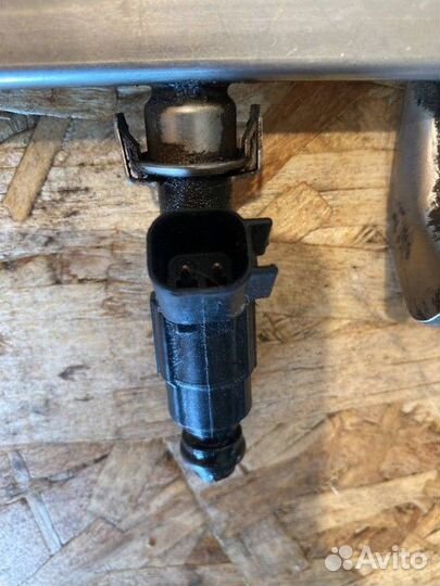 Рейка топливная (рампа) Ford Focus