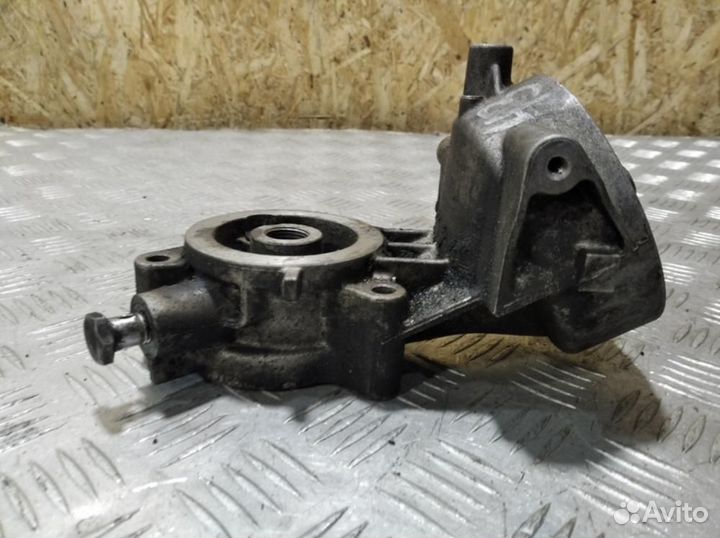 Кронштейн масляного фильтра Nissan Navara d40