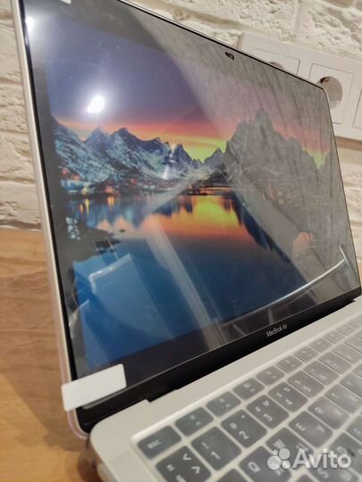 Защитная пленка для MacBook (Новая, торг уместен)