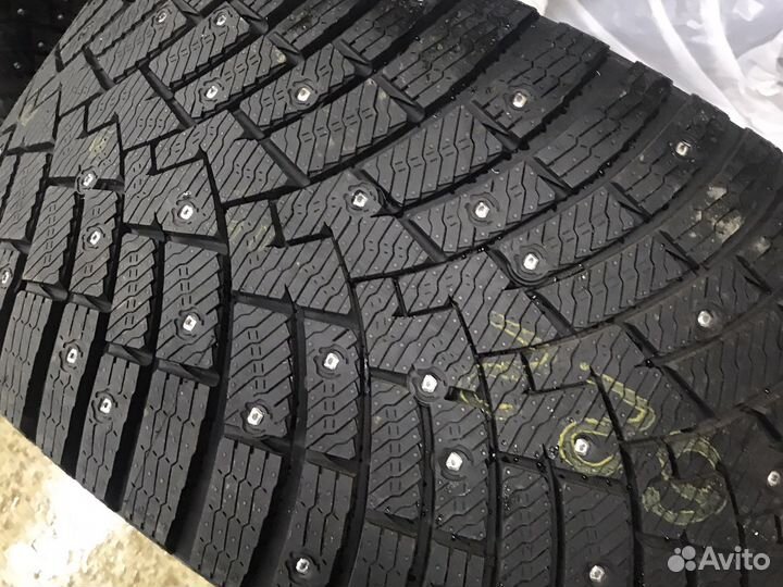 Pirelli Scorpion Ice Zero 2 275/40 R21 и 315/35 R21