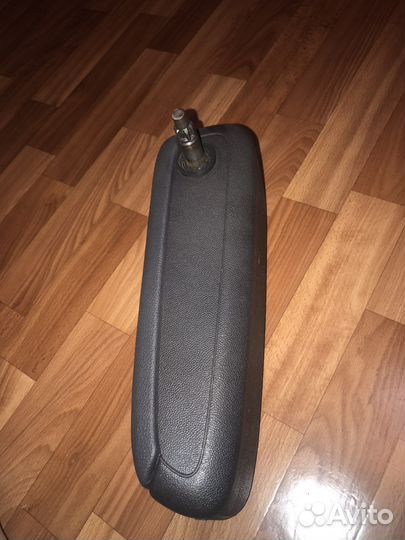 Подлокотник opel astra h оригинальный с креплением