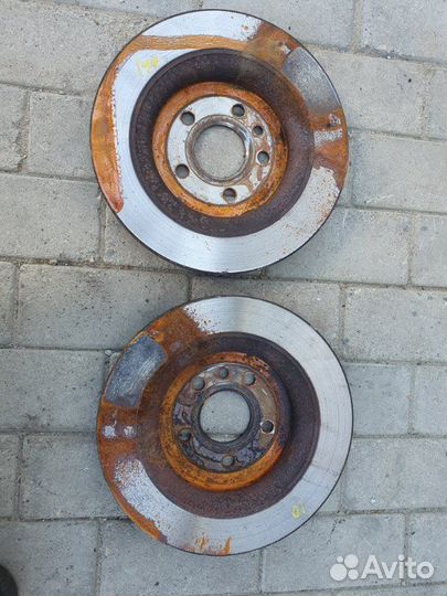 Тормозной диск задний Volvo V60 универсал 3.0