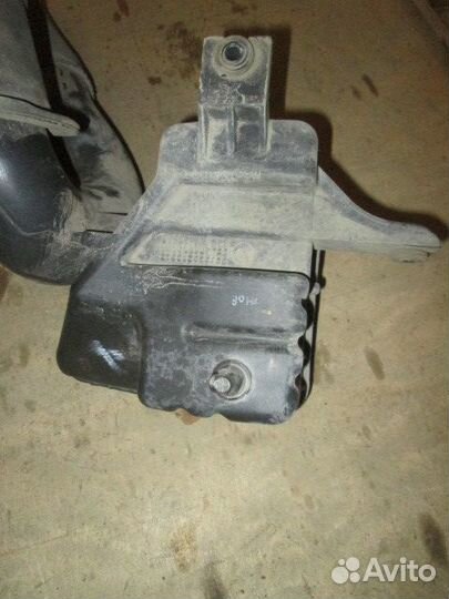 Резонатор воздушного фильтра Opel Antara 2006-2011