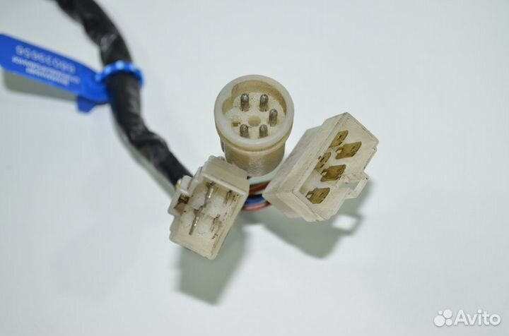 Коммутатор 3HX 82305-00 Yamaha fzr250r