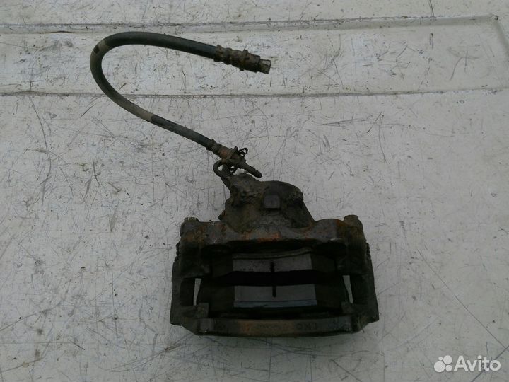 Суппорт передний левый Volkswagen Passat B3