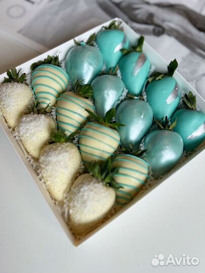 Клубника в шоколаде подарок