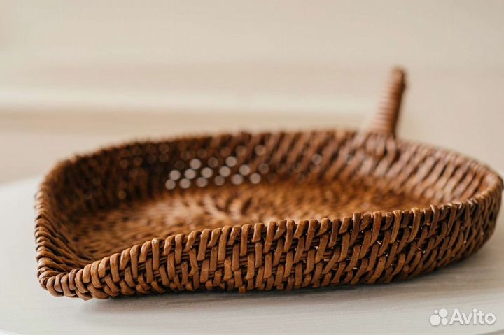 Плетеный поднос