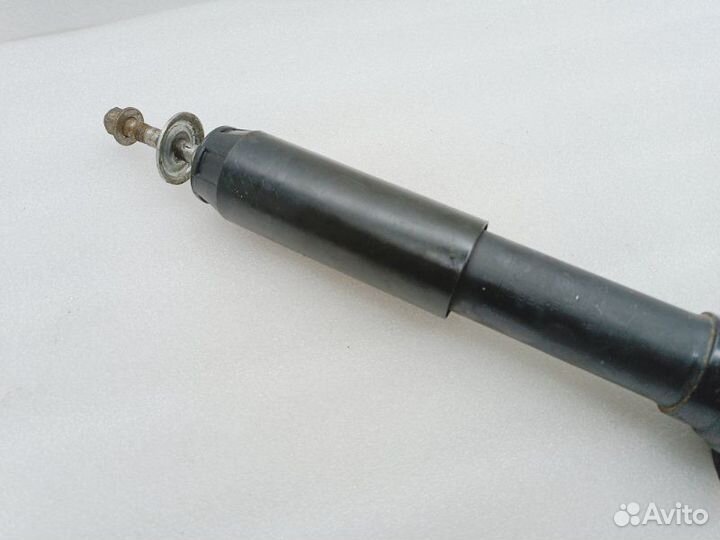 Амортизатор подвески передний Toyota Hilux GUN126L