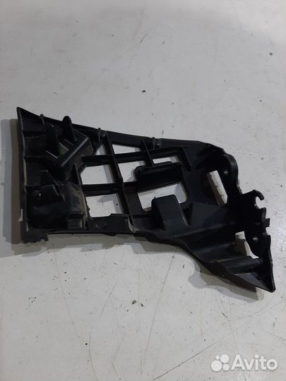 Кронштейн(крепление) переднего бампера правый