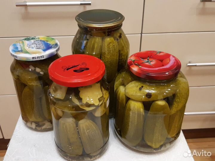 Домашние заготовки:огурцы, помидоры, варенье,грибы