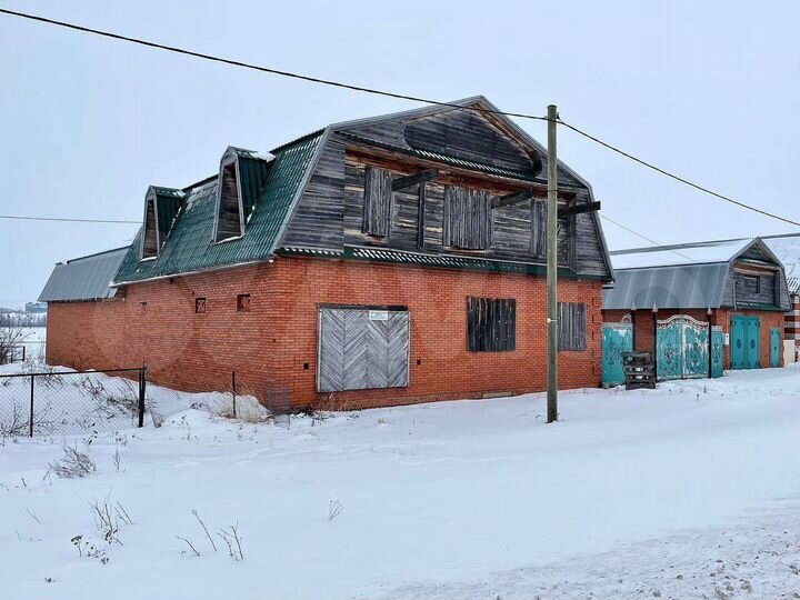 Дом 210 м² на участке 35 сот.