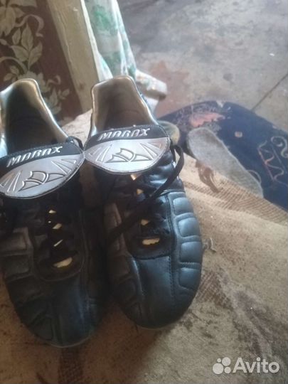 Футбольные бутсы