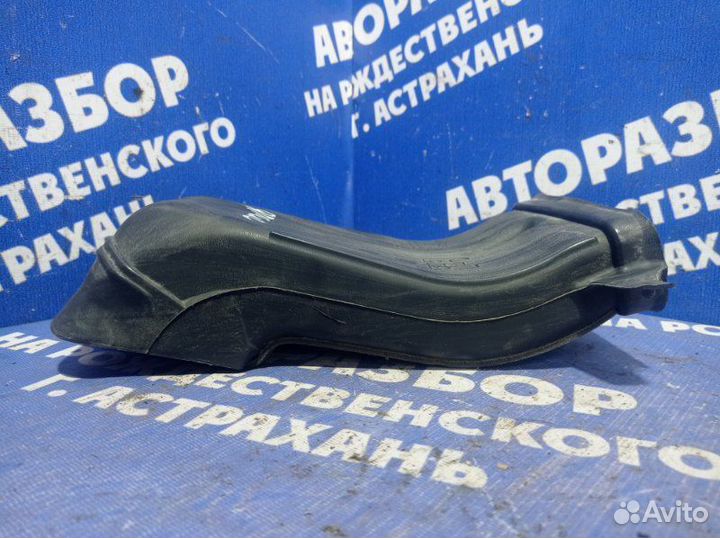 Воздуховод Toyota Yaris хэтчбек 2NZ 2010