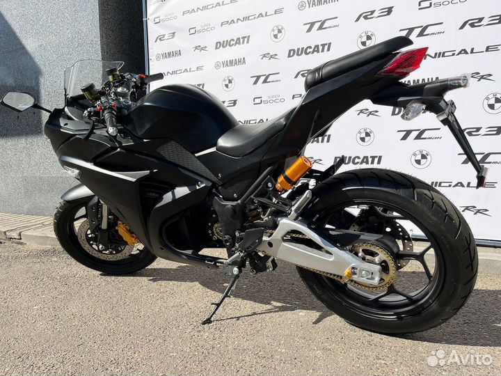 Электромотоцикл Yamaha R3