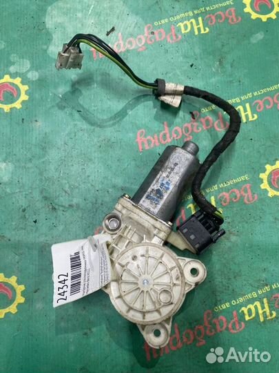 Моторчик стеклоподъемника передний левый Mercedes