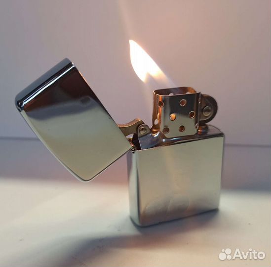 Зажигалка бензиновая zippo (не оригинал)