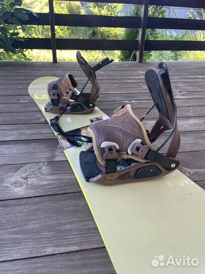 Сноуборд, крепления, ботинки 38, шлем, маска